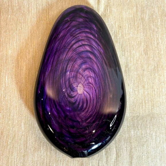 Art Glass Hand Blown Obelisk Shape Purple Span Striations Paperweight - Picture 1 of 8